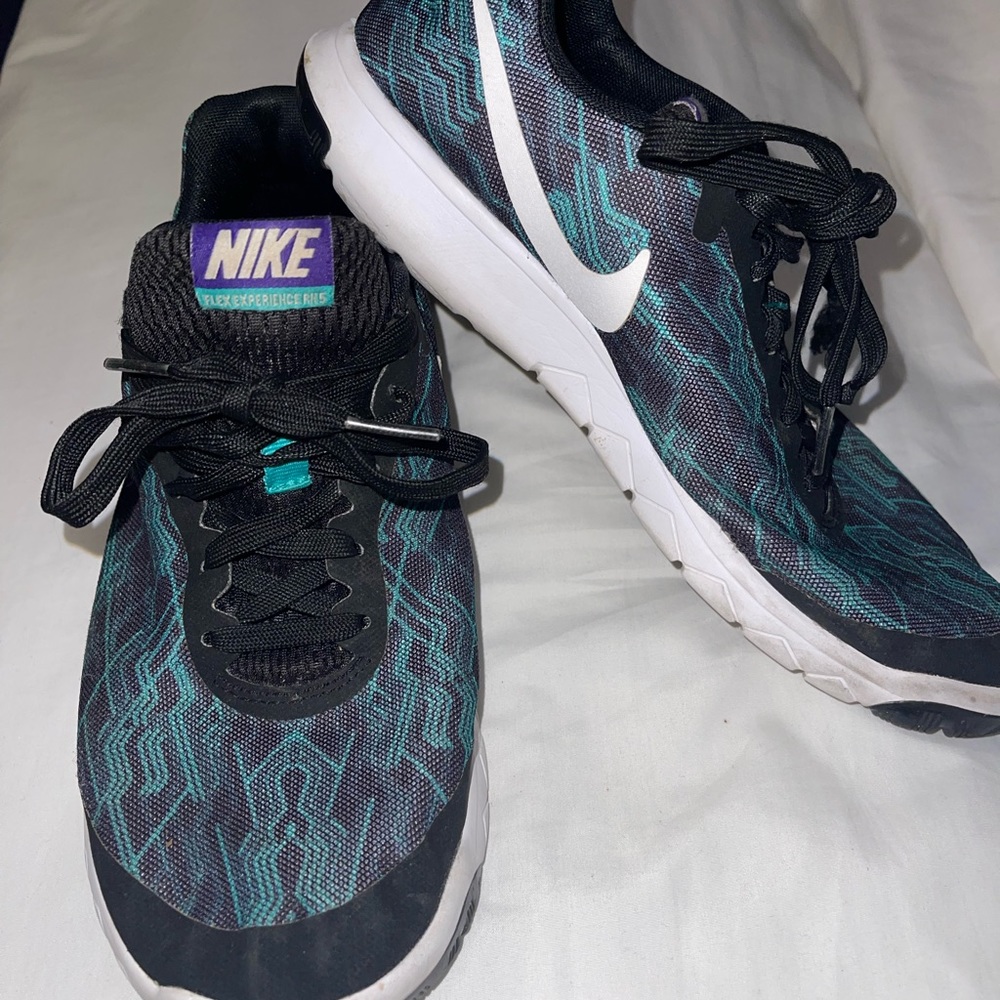 Running shoes 👟